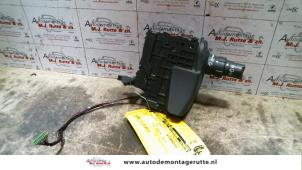Gebrauchte Scheibenwischer Schalter Renault Scénic II (JM) 1.6 16V Preis auf Anfrage angeboten von Autodemontage M.J. Rutte B.V.