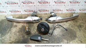 Usados Cilindro de juego de cerraduras (completo) Alfa Romeo 147 Precio de solicitud ofrecido por Autodemontage M.J. Rutte B.V.