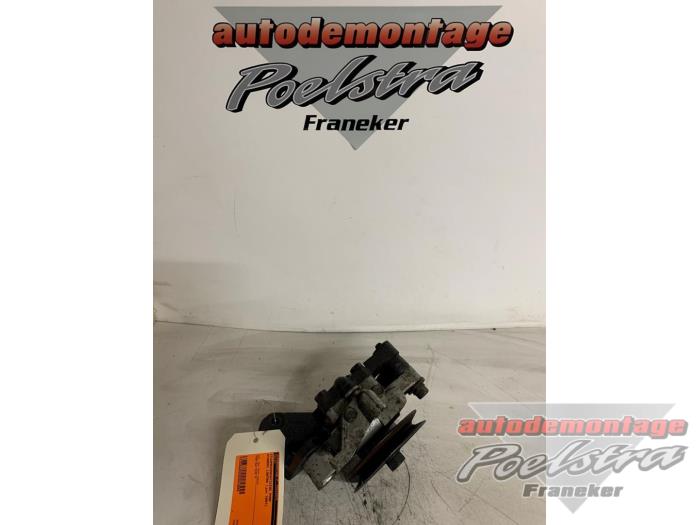 Usagé Pompe de direction Hyundai Lantra/Elantra II Wagon 1.6i GLS 16V Prix € 12,50 Règlement à la marge proposé par Autodemontage Poelstra B.V.