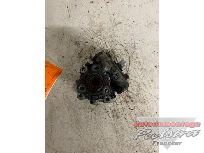 Usagé Pompe de direction Audi A4 Avant (B7) 2.0 TDI Prix € 9,95 Règlement à la marge proposé par Autodemontage Poelstra B.V.