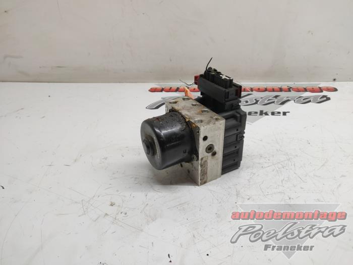 Gebrauchte ABS Pumpe Renault Clio II (BB/CB) 1.2 16V Preis € 15,00 Margenregelung angeboten von Autodemontage Poelstra B.V.