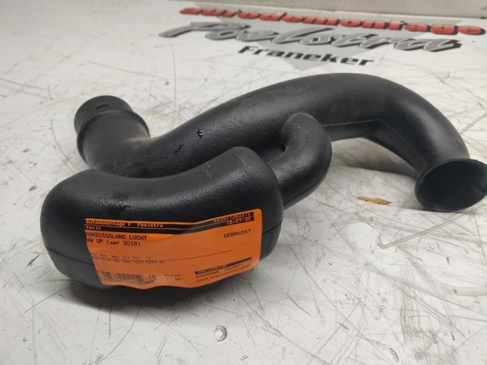 Air intake hose from a Volkswagen Up! (121) 1.0 12V 60 2019