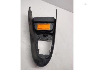 Used Cup holder Renault Twingo II (CN) 1.2 Price € 15,00 Margin scheme offered by Autodemontage P. Poelstra
