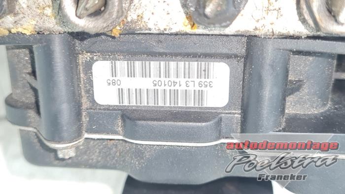ABS-pump från en BMW 5 serie Touring (E61) 535d 24V 2005