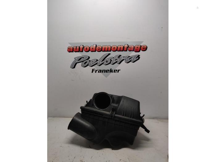 Air box from a BMW 5 serie Touring (E61) 535d 24V 2005
