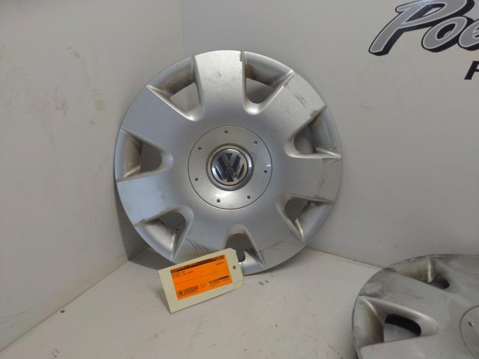 Wheel cover set from a Volkswagen Polo IV (9N1/2/3) 1.4 FSI 16V 2004