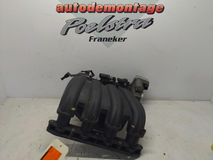 Intake manifold from a BMW 3 serie (E90) 316d 16V 2009