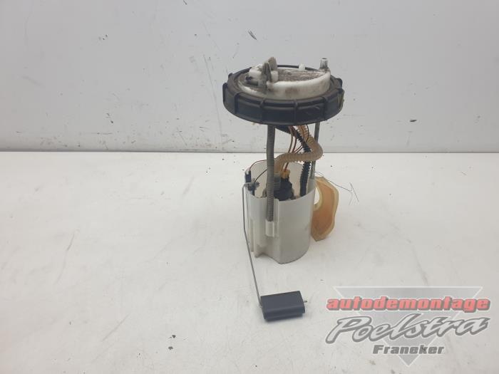 Usagé Pompe à carburant Opel Combo 1.3 CDTI 16V ecoFlex Prix € 30,00 Règlement à la marge proposé par Autodemontage Poelstra B.V.