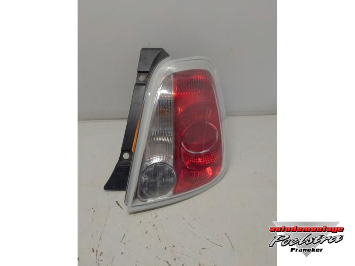Taillight, right from a Abarth 500/595/695 1.4 T-Jet 16V 695 2012