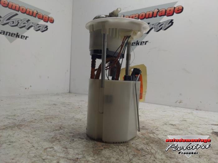 Electric fuel pump from a Fiat 500 (312) 1.2 69 2008
