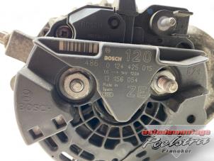 Dynamo van een Opel Astra H SW (L35) 2.0 16V Turbo 2006