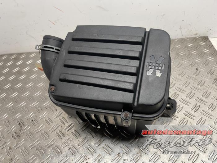 Begagnade Luftfilterhus Volkswagen Golf V (1K1) 1.6 Pris € 19,95 Marginaltabell erbjuds av Autodemontage Poelstra B.V.