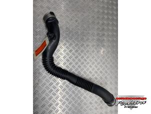 Used Turbo hose BMW 1 serie (E81) 118d 16V Price € 50,00 Margin scheme offered by Autodemontage P. Poelstra