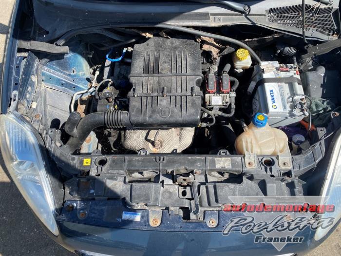 Usagé Pompe à carburant Fiat Grande Punto (199) 1.2 Prix € 30,00 Règlement à la marge proposé par Autodemontage Poelstra B.V.