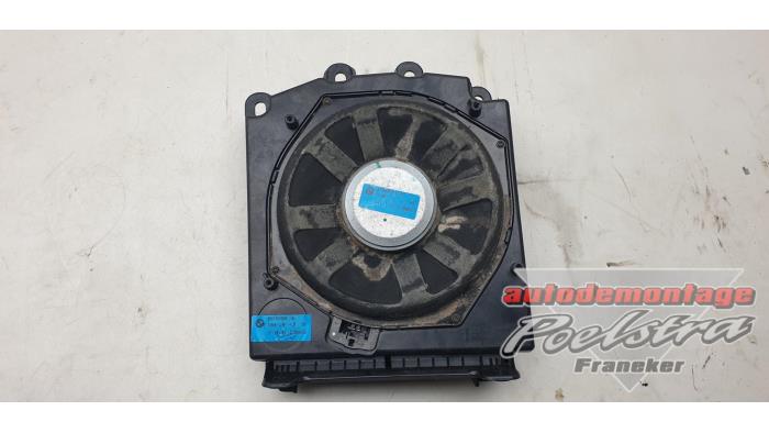 Gebrauchte Subwoofer BMW 5 serie Touring (E61) 535d 24V Preis € 49,00 Margenregelung angeboten von Autodemontage Poelstra B.V.