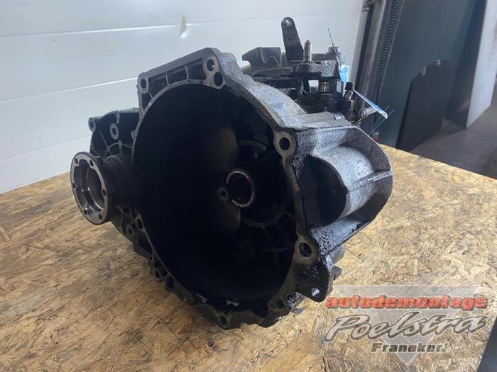 Getriebe van een Volkswagen Passat (3C2) 2.0 TDI 140 2005