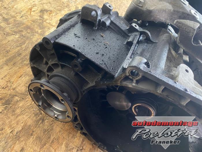Getriebe van een Volkswagen Passat (3C2) 2.0 TDI 140 2005