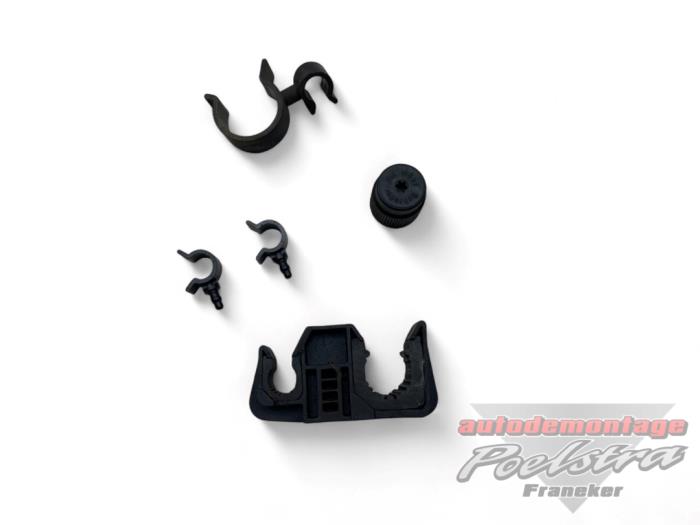Usagé Partie clim (div) Opel Corsa D 1.3 CDTi 16V ecoFLEX Prix € 10,00 Règlement à la marge proposé par Autodemontage Poelstra B.V.