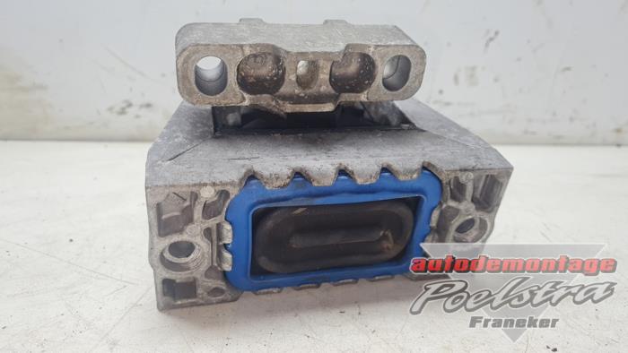 Usagé Support moteur Volkswagen Golf Plus (5M1/1KP) 1.6 FSI 16V Prix € 9,50 Règlement à la marge proposé par Autodemontage Poelstra B.V.