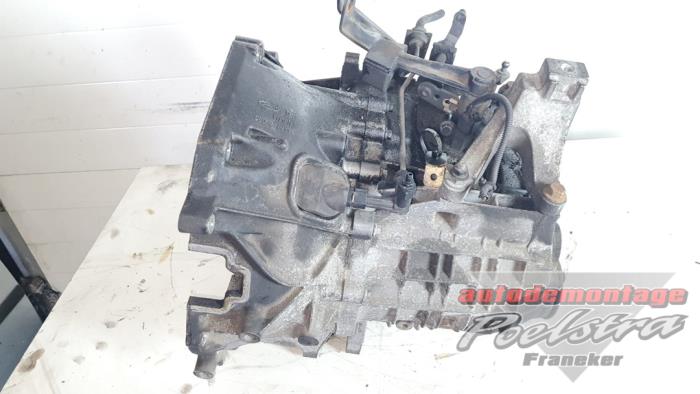 Usados Caja de cambios Volvo V50 (MW) 1.8 16V Precio € 185,00 Norma de margen ofrecido por Autodemontage Poelstra B.V.