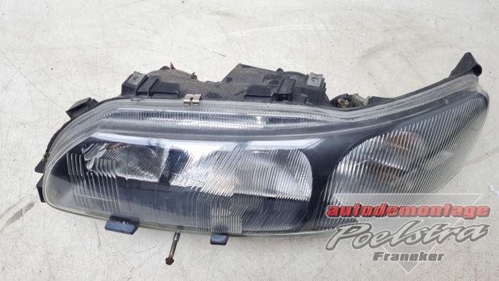 Używane Reflektor lewy Volvo XC70 (SZ) XC70 2.4 T 20V Cena € 70,00 Procedura marży oferowane przez Autodemontage Poelstra B.V.