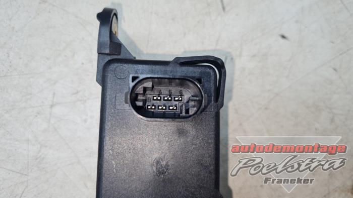 Usagé Ordinateur ESP Mercedes ML II (164/4JG) 3.0 ML-320 CDI 4-Matic V6 24V Prix € 34,95 Règlement à la marge proposé par Autodemontage Poelstra B.V.