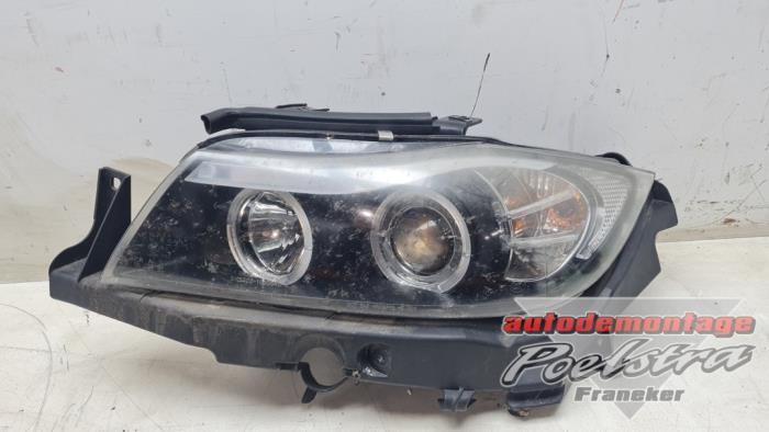 Używane Reflektor lewy BMW 3 serie Touring (E91) 318i 16V Cena € 64,95 Procedura marży oferowane przez Autodemontage Poelstra B.V.