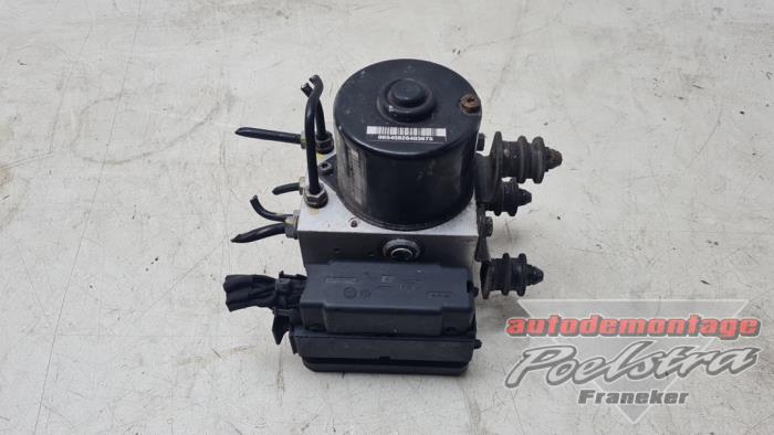 Używane Pompa ABS Volkswagen Eos (1F7/F8) 2.0 FSI 16V Cena € 18,00 Procedura marży oferowane przez Autodemontage Poelstra B.V.