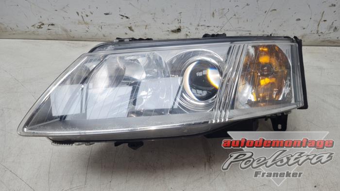 Używane Reflektor lewy Saab 9-3 II Sport Sedan (YS3F) 1.8t 16V Cena € 70,00 Procedura marży oferowane przez Autodemontage Poelstra B.V.