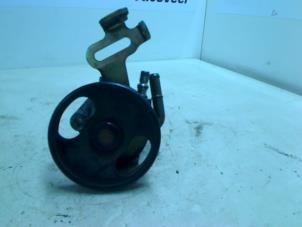 Used Power steering pump Mazda Demio (DW) 1.3 16V Price € 35,00 Margin scheme offered by Boels Autodemontage