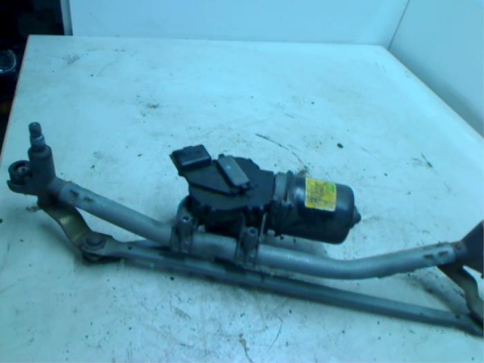 Wiper motor + mechanism from a Citroën C3 (FC/FL/FT) 1.4 2002