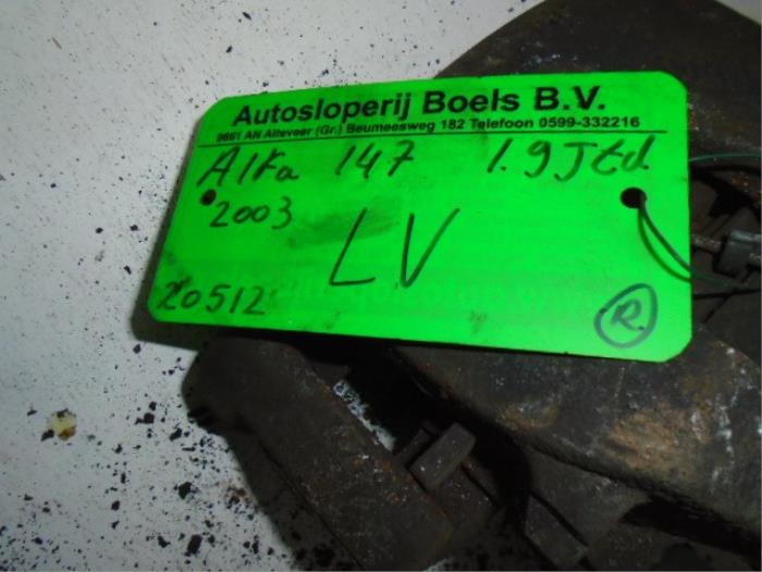Front brake calliper, left from a Alfa Romeo 147 (937) 1.9 JTD 115 2003