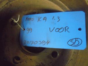 Używane Tarcza hamulcowa przód Ford Ka I 1.3i Cena € 25,00 Procedura marży oferowane przez Boels Autodemontage