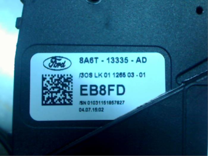 Kombischalter Lenksäule van een Ford Fiesta 6 (JA8) 1.0 Ti-VCT 12V 65 2015