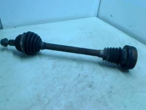 Used Front drive shaft, left Seat Leon (1M1) 1.6 Price € 35,00 Margin scheme offered by Boels Autodemontage