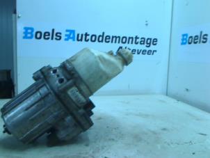 Used Power steering pump Opel Astra H SW (L35) 1.7 CDTi 16V Price € 100,00 Margin scheme offered by Boels Autodemontage