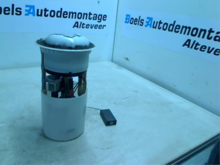 Used Petrol pump Suzuki Swift (ZA/ZC/ZD1/2/3/9) 1.5 VVT 16V Price € 35,00 Margin scheme offered by Boels Autodemontage