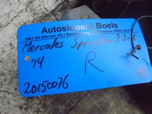 Used Front wheel hub Mercedes Sprinter 3,5t (906.73) 313 CDI 16V Price € 60,00 Margin scheme offered by Boels Autodemontage