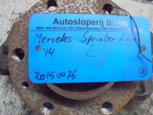 Used Front wheel hub Mercedes Sprinter 3,5t (906.73) 313 CDI 16V Price € 60,00 Margin scheme offered by Boels Autodemontage