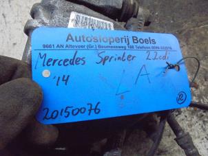 Używane Zacisk hamulcowy lewy tyl Mercedes Sprinter 3,5t (906.73) 313 CDI 16V Cena € 35,00 Procedura marży oferowane przez Boels Autodemontage