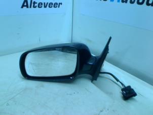 Used Wing mirror, left Skoda Fabia (6Y2) 1.4i 16V Price on request offered by Boels Autodemontage