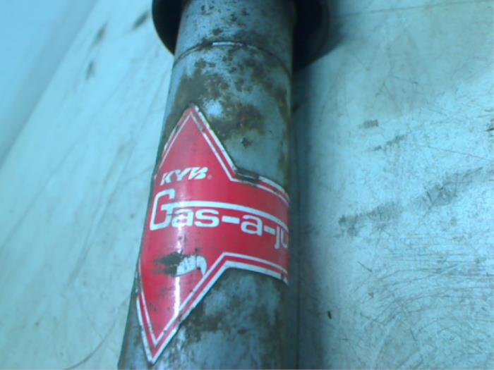 Rear shock absorber rod, left from a Volkswagen Passat Variant (3B5) 1.6 1999
