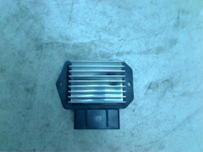 Resistencia de calefactor de un Toyota Avensis (T25/B1B) 2.0 16V D-4D 115 2006