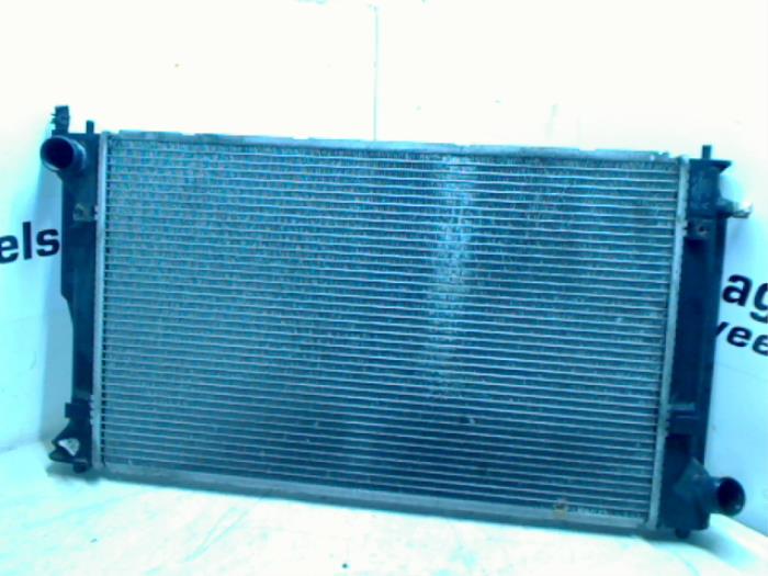 Radiator from a Toyota Avensis (T25/B1B) 2.0 16V D-4D 115 2006