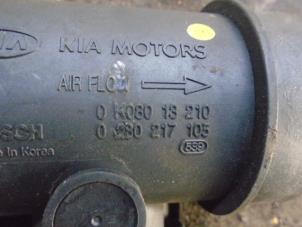 Usados Medidor de masa de aire Kia Carens I 1.8i 16V Precio € 25,00 Norma de margen ofrecido por Boels Autodemontage