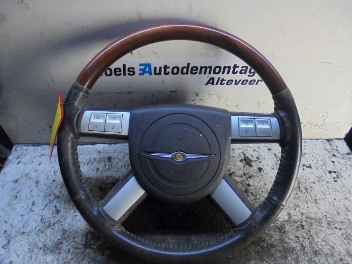 Steering wheel from a Chrysler 300 C Touring 3.0 CRD 24V 2006