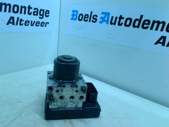 Begagnade ABS-pump Toyota Corolla Verso (E12) 2.0 D-4D 16V 90 Pris € 75,00 Marginaltabell erbjuds av Boels Autodemontage