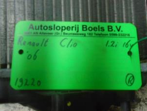 Used Radiator Renault Clio II (BB/CB) 1.2 16V Price € 35,00 Margin scheme offered by Boels Autodemontage