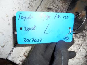 Używane Wahacz zawieszenia lewy przód Toyota Aygo (B10) 1.0 12V VVT-i Cena na żądanie oferowane przez Boels Autodemontage