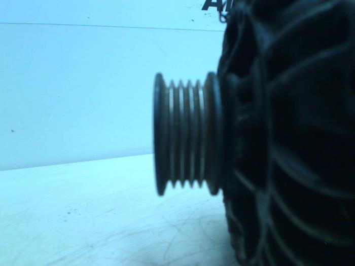 Dynamo from a BMW 3 serie (E36/4) 325 td 1994